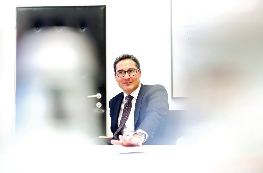 Arno Kompatscher, 46, ist seit vier Jahren Landeshauptmann: „Es bringt nichts, Dinge zu vertagen.“ Foto: Alexander Alber