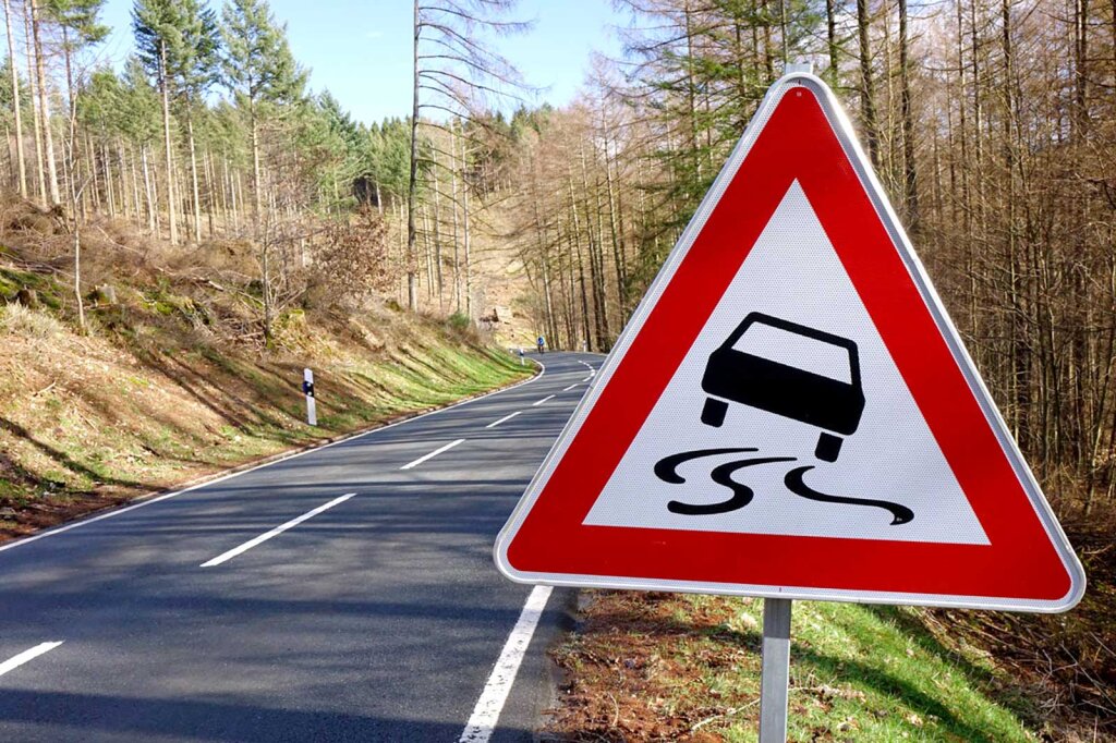 Kracht es auf Südtirols Straßen häufig oder aber selten? Mit irrigen Zahlen lässt sich alles behaupten – auch das Gegenteil. Foto: Archiv
