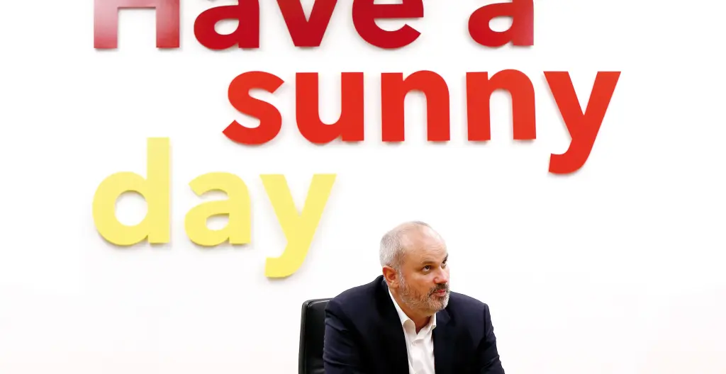 Elmar Grasser im Sitzungssaal der Zentrale des Schweizer Telekommunikationsanbieters Sunrise in Zürich. Foto: Alexander Alber