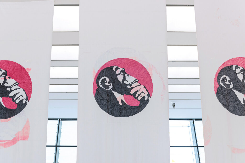 Keren Cytter zeigt ihre Arbeiten das erste Mal in einer Einzelausstellung in Italien: Das Vergehen der Zeit ist etwas für Erwachsene. Foto: Luca Meneghel