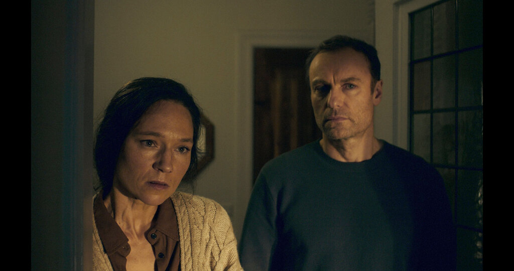 Was ist passiert? Nichts – und doch ist alles in Bewegung: Mark Waschke und Sabine Timoteo im neuen Film von Ronny Trocker. Foto: Archiv