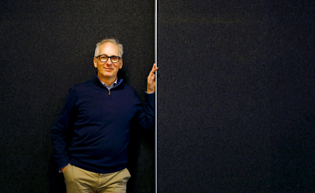 Gerhard Lauer erforscht, was junge Leute lesen und wie sie sich damit inszenieren: „Ein Randphänomen ist in die Mitte der Gesellschaft gewandert.“ Foto: Alexander Alber