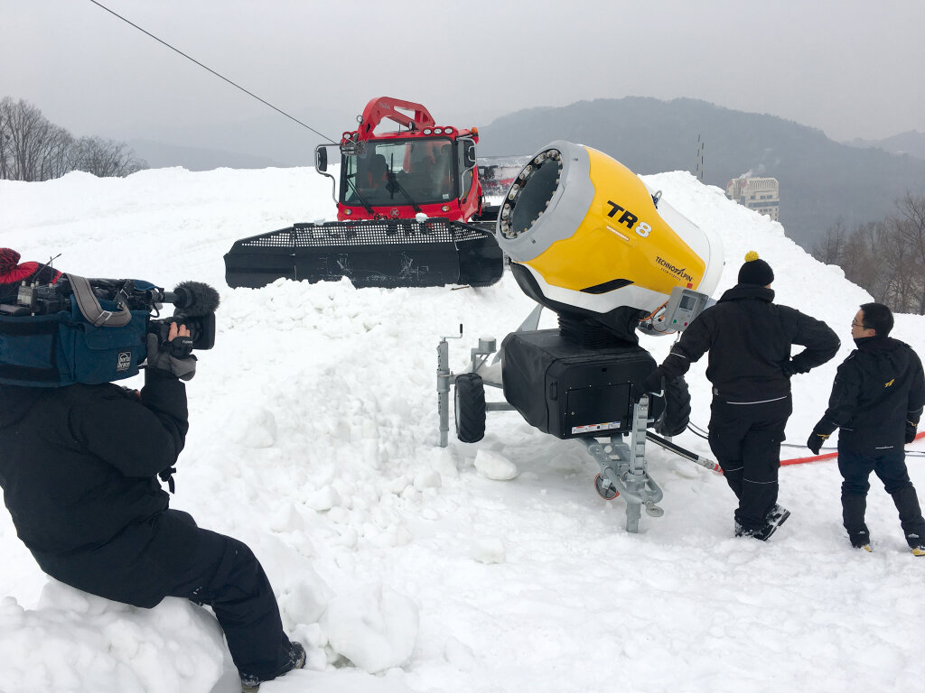 Die Winterspiele werden zum größten Teil auf Schnee von TechnoAlpin ausgetragen. Sechs Pisten, unter anderem für Slope Style und Halfpipe, müssen in Phoenix Park präpariert werden. Foto: Katharina von Tschurtschenthaler