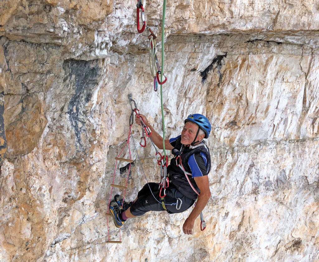 1963 hing Reiner Kauschke 17 Tage in der Zinnen-Nordwand, im Sommer 2018 benötigte er dafür nur 17 Stunden: „Mit 90 werde ich es natürlich noch einmal versuchen. Foto: Christoph Hainz