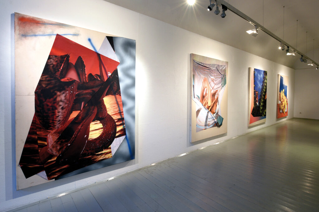 Bunt, schrill, aufregend: Die Werke von Manuel Resch und Maximilian Willeit (zu sehen in der Galerie Prisma). Foto: Leo Angerer