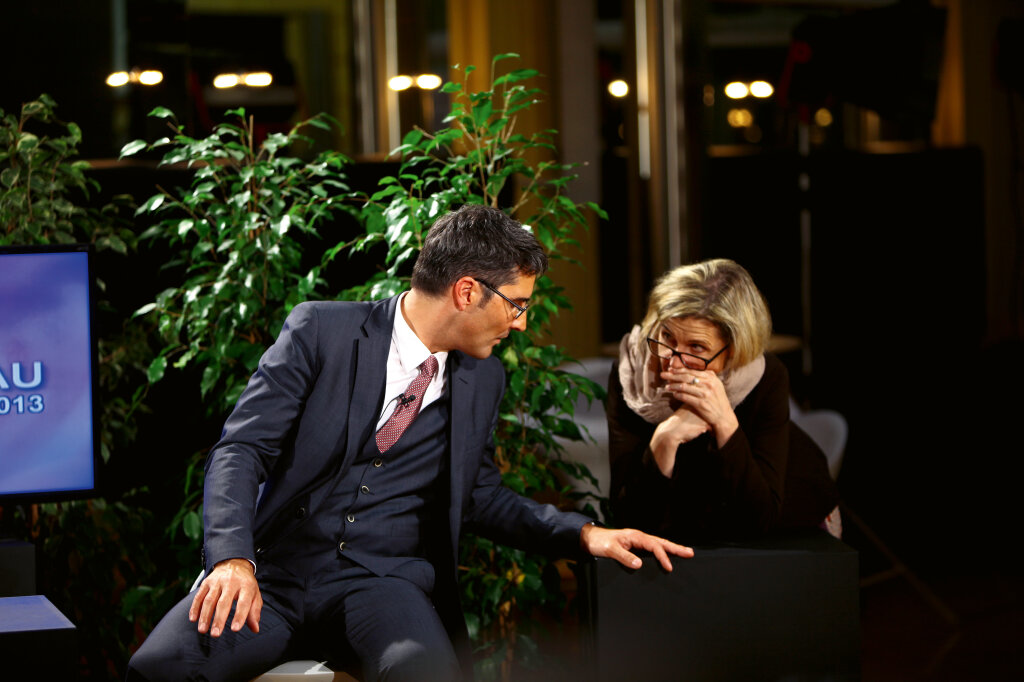 Landeshauptmann Arno Kompatscher und seine Sprecherin Elisabeth Augustin: Über ihn lässt sie kein Donnerwetter zu. Foto: Alexander Alber