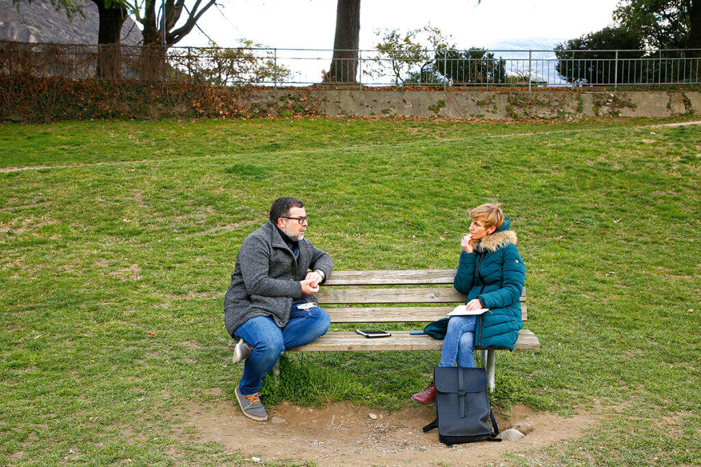 Was sind die Grünen eigentlich für eine Partei? Alexandra Aschbacher führt mit dem grünen Co-Vorsitzenden Felix von Wohlgemuth ein coronafreies politisches Gespräch. Foto: Alexander Alber