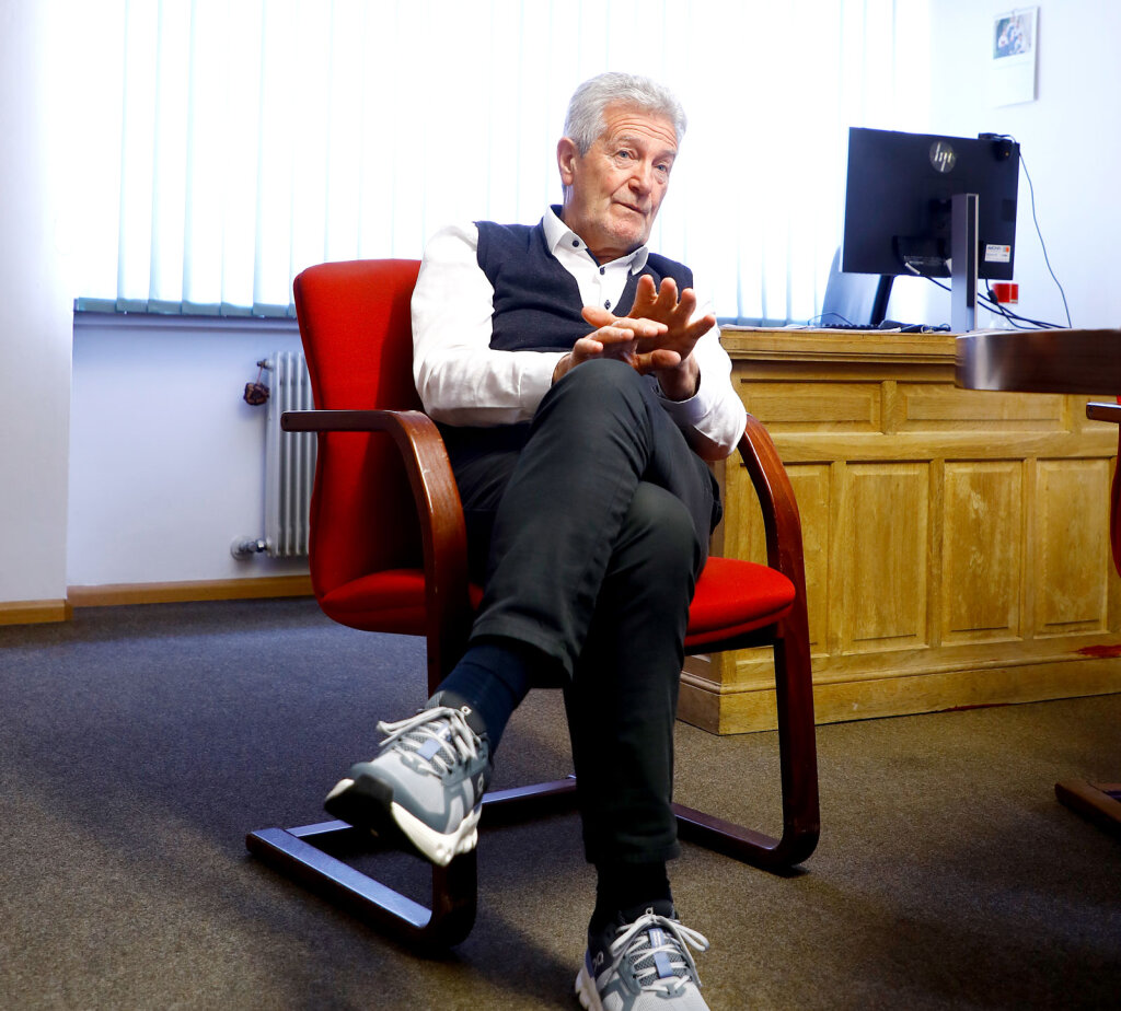 Herr Schiefer, was sollte ein Bürgermeister haben? „Guten Willen. Viel Zeit. Und er muss auf die Menschen zugehen, ihnen zuhören und ihre Anliegen ernst nehmen.“ Foto: Alexander Alber