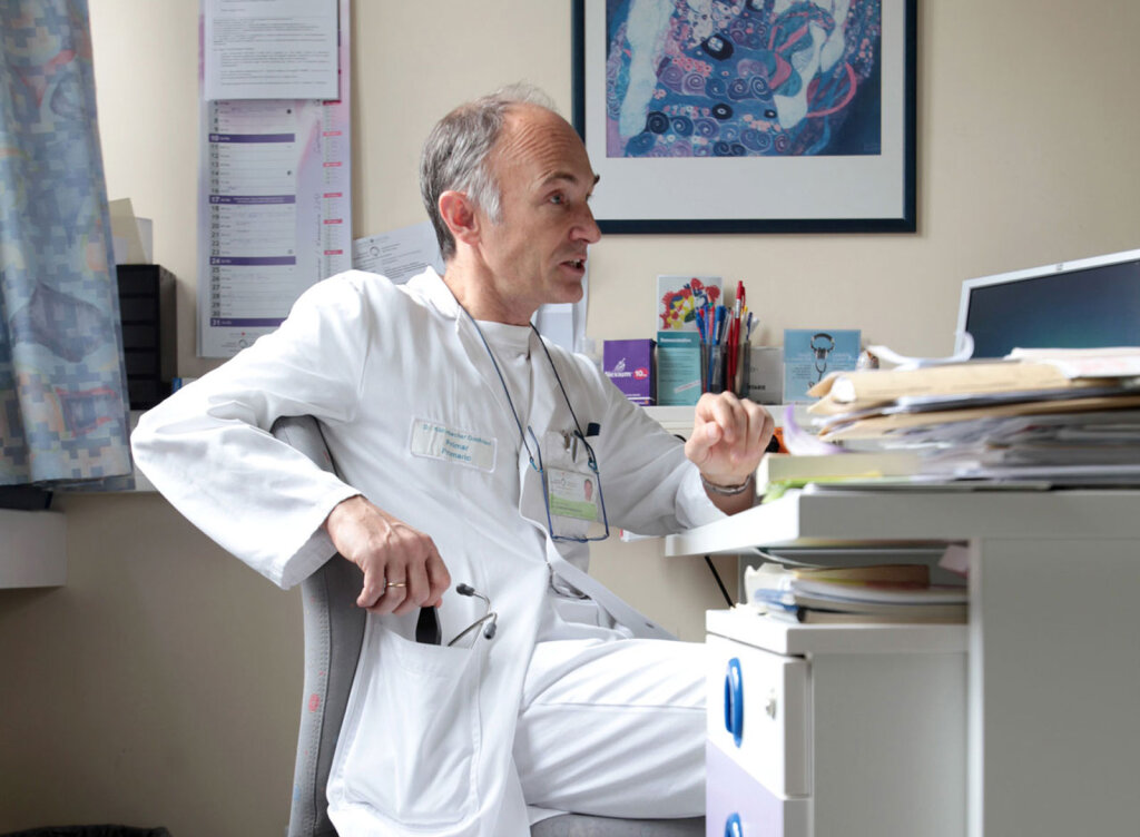 Er hört nach 37 Jahren am Krankenhaus Innichen auf: Gottfried Kühebacher, ärztlicher Leiter und Primar. Foto: Alexander Alber