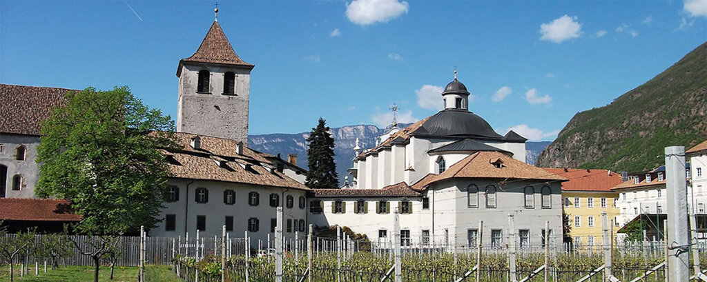 Kloster Muri Gries: Die geistlichen Herren als Träger der Weinkultur. Foto: Archiv