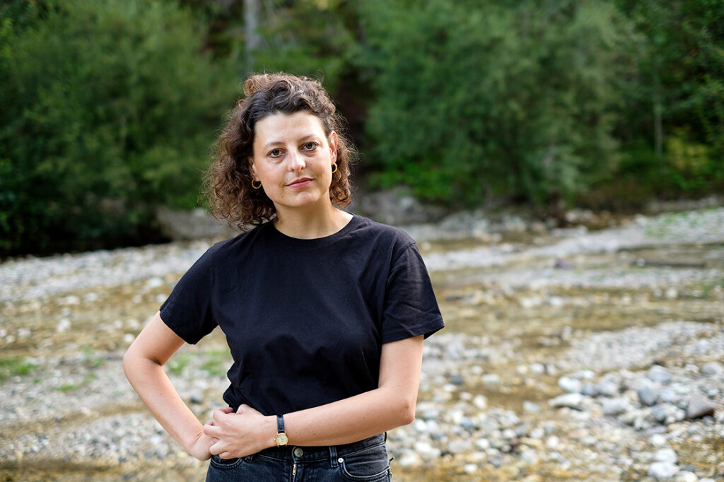 Gute Stimmung: Daniela Prugger, eine aus Olang stammende freie Journalistin, hat den Gatterer-Preis für ihre Berichterstattung aus der Ukraine bekommen. Wir gratulieren! Foto: Ludwig Thalheimer