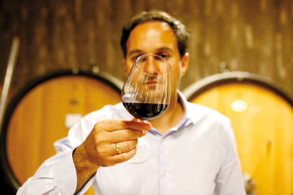 Kellermeister Rudi Kofler: Den richtigen Wein ausgesucht. Foto: Extrawurst