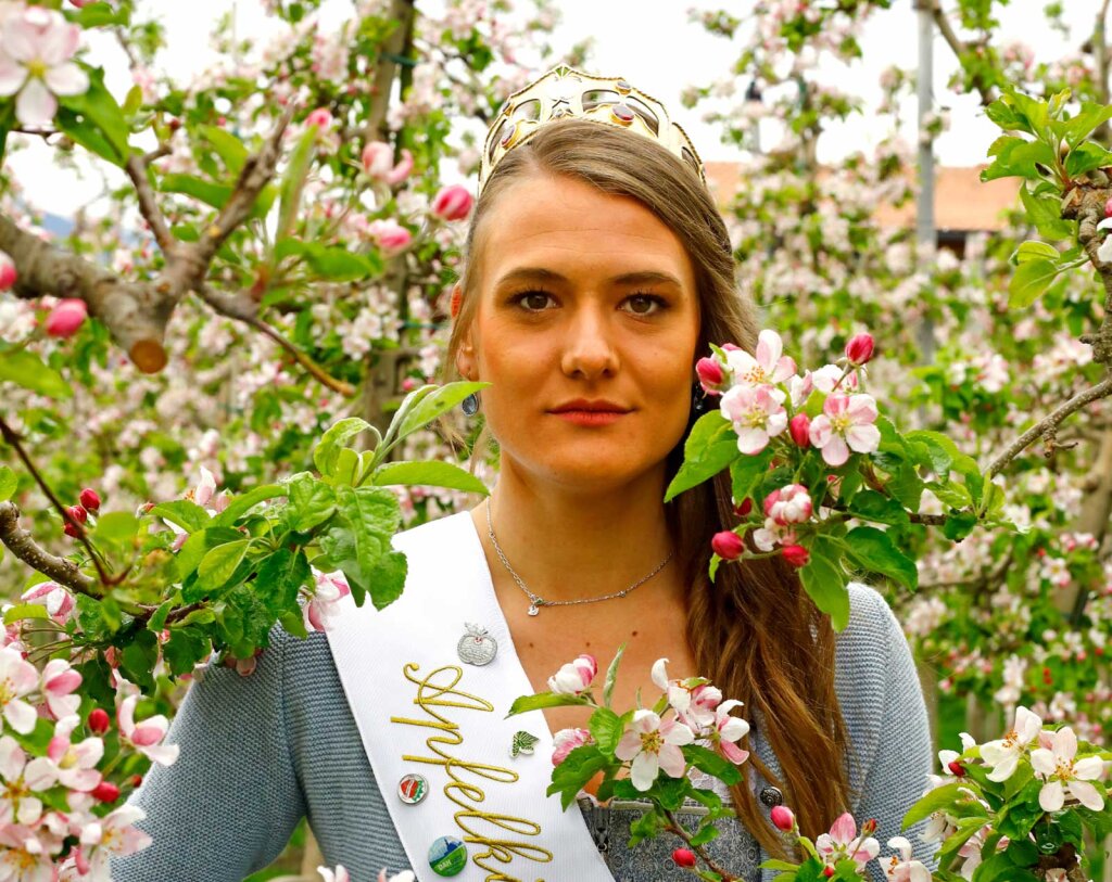 Sie war die Gastgeberin des 22. Königlichen Festivals in Natz-Schabs: Verena Rigger, die 28. Apfelkönigin. Foto: Alexander Alber