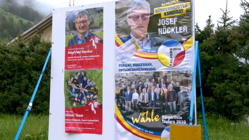 Noch ist nichts entschieden: Wahlplakate in Sand in Taufers. Foto: Privat