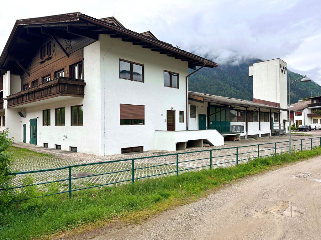 Die Werkhalle in St. Georgen steht heute leer: Die Reha-Werkstatt musste ausziehen, weil sich Mieter und Vermieter in die Haare gerieten. Foto: Archiv