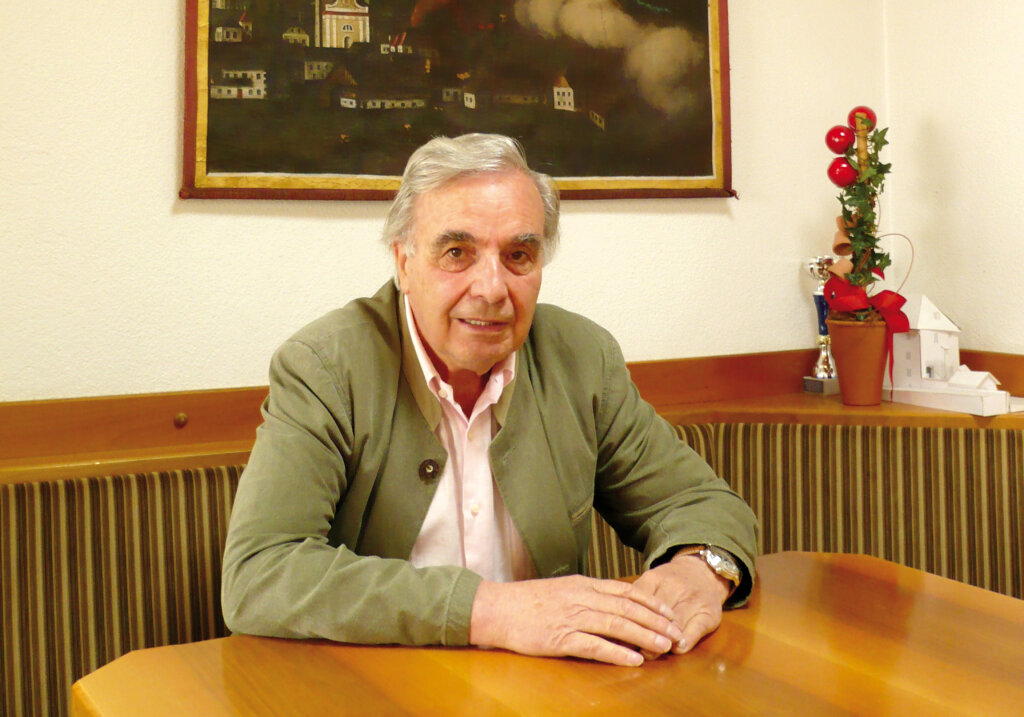 Bürgermeister und Busunternehmer Josef Gatterer: Schwieriger Spagat. Foto: Doc