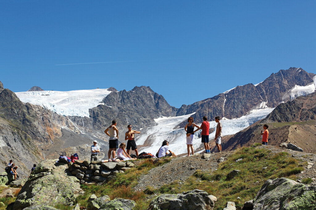 Bergsteigen mit der ganzen Familie: Der AVS versteht sich als Familienverein, entwickelt sich aber zum Dienstleister. Hier in Langtaufers. Foto: Alexander Alber