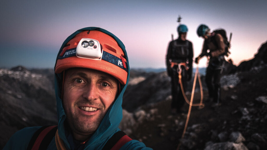Pauli Trenkwalder mit Klienten am Ortler: „Die Voraussetzung beim Führen ist, dass man sich führen lässt.“ Foto: Pauli Trenkwalder