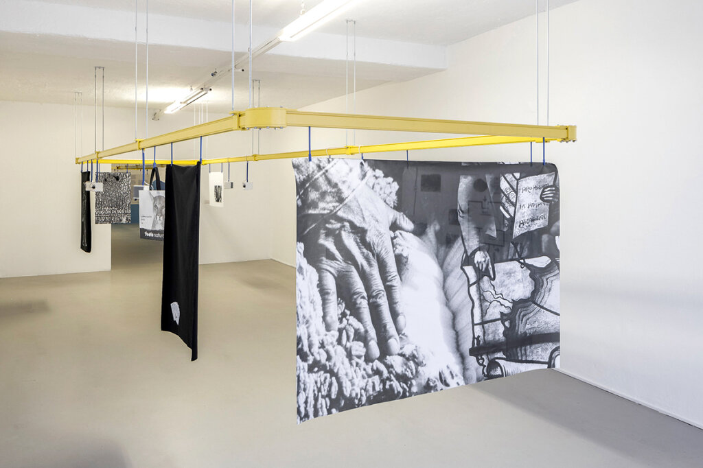 Bei Ar/ge Kunst erzählt Elena Mazzi von aktuellen Konflikten: Verbindung von Politik und Kunst als Markenzeichen der Galerie. Foto: Tiberio Sorvillo