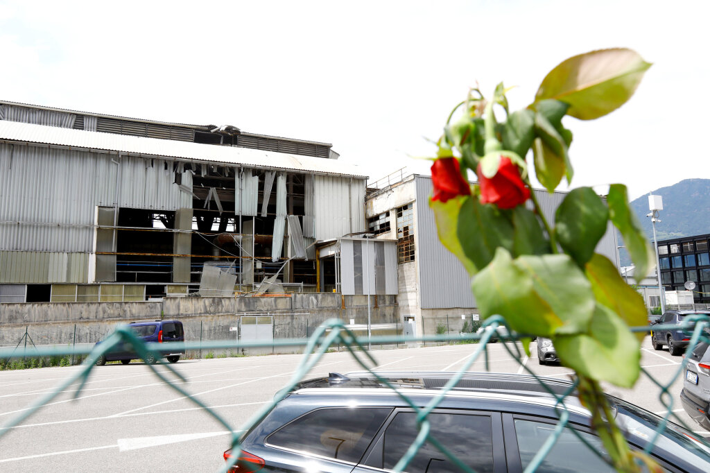Stumme Zeugen einer Explosion mit einem Toten: Gebäude der Aluminium Bozen GmbH. Foto: Alexander Alber