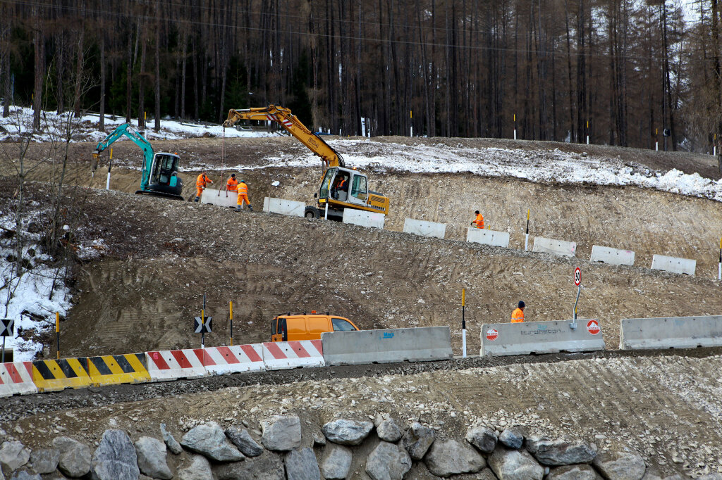 Der Straßendienst des Landes in Aktion: Arbeitet er tatsächlich unprofessionell? Foto: Alexander Alber
