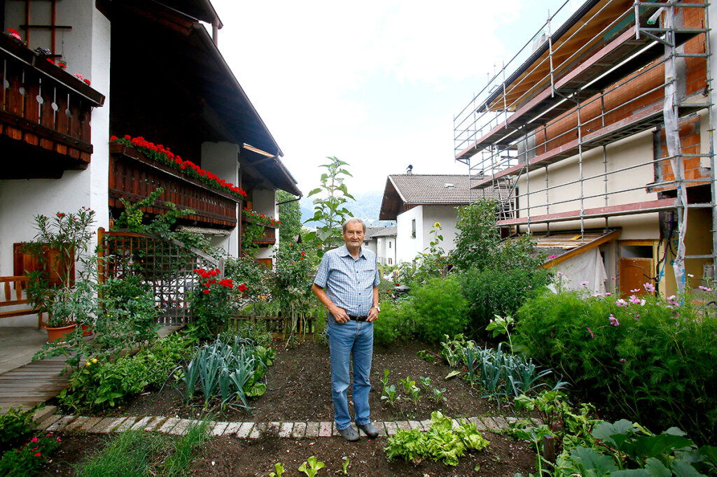 Josef Georg Kaneider: Hat wegen der „Verdichtung“ der Wohnbauzone, in der sein Haus steht, die Verdienstmedaille des Landes Tirol zurückgegeben. Foto: Alexander Alber