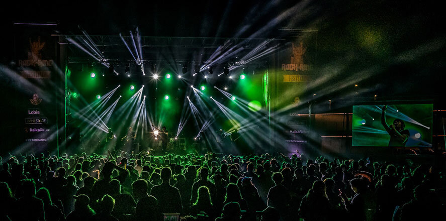 Heavy! Für ein Wochenende verwandelt sich die Ritten Arena in ein Rockkonzert. Foto: Lars Hagen