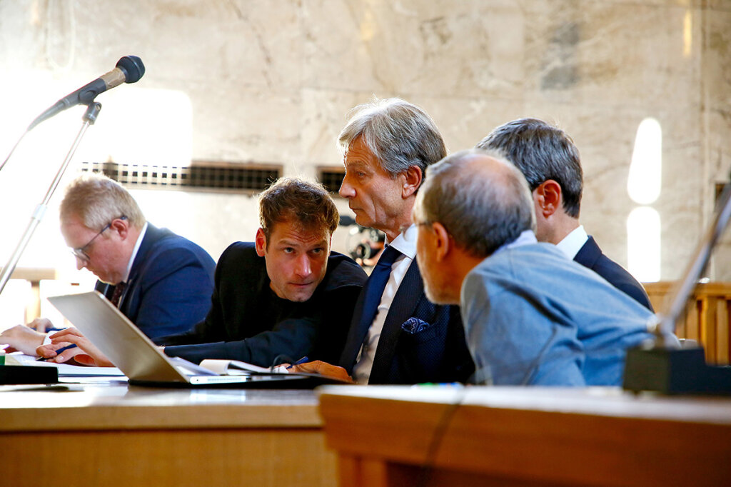 Im Kampf gegen „die Firma“: Schwazer, Brandstätter und Donati während einer Anhörung im Gericht Bozen. Foto: Alexander Alber
