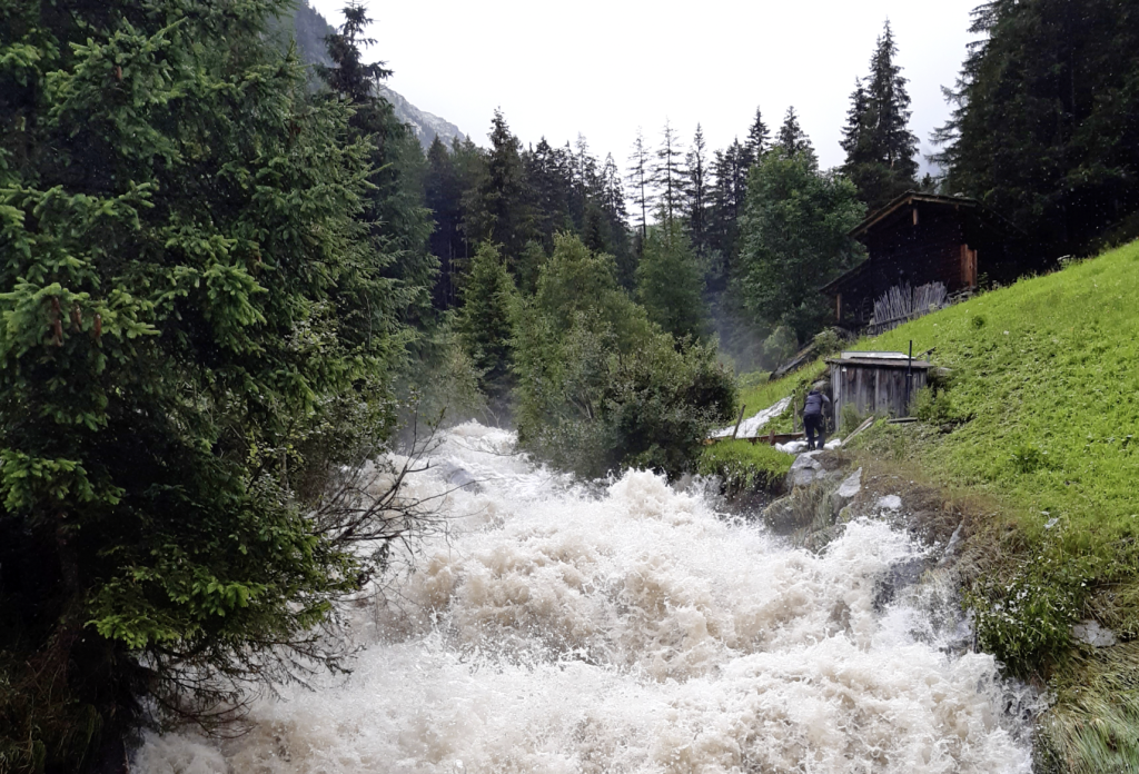 Der Keilbach drohte am vorvergangenem Wochenende Steinhaus im Ahrntal zu überschwemmen. Foto: FF Steinhaus