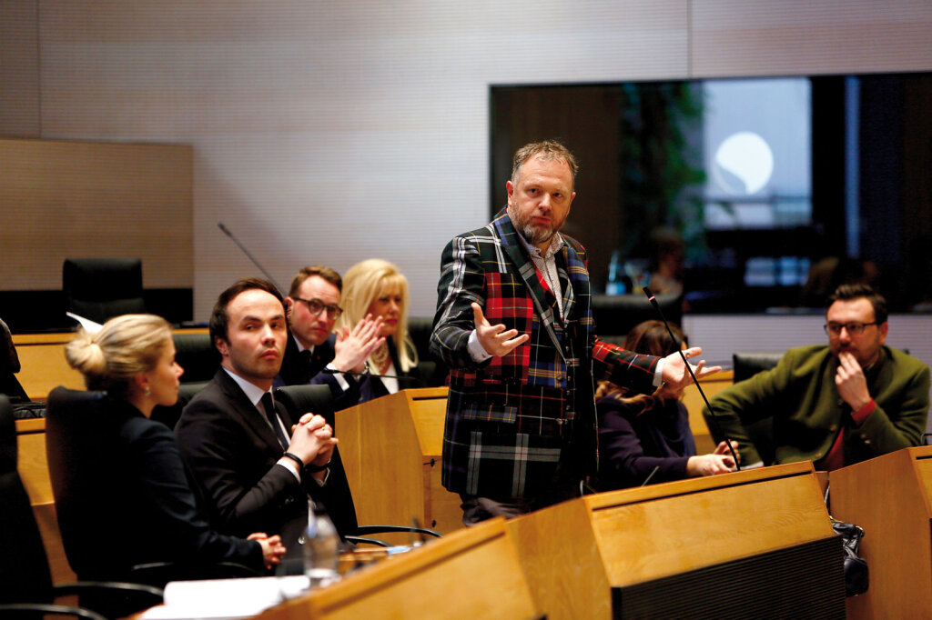 „Unerklärlich, auf Basis welcher Überlegungen hier ein Interessenkonflikt in den Raum gestellt wird“: Der Handwerks-Unternehmer und Politiker Gert Lanz im Südtiroler Landtag. Foto: Alexander Alber