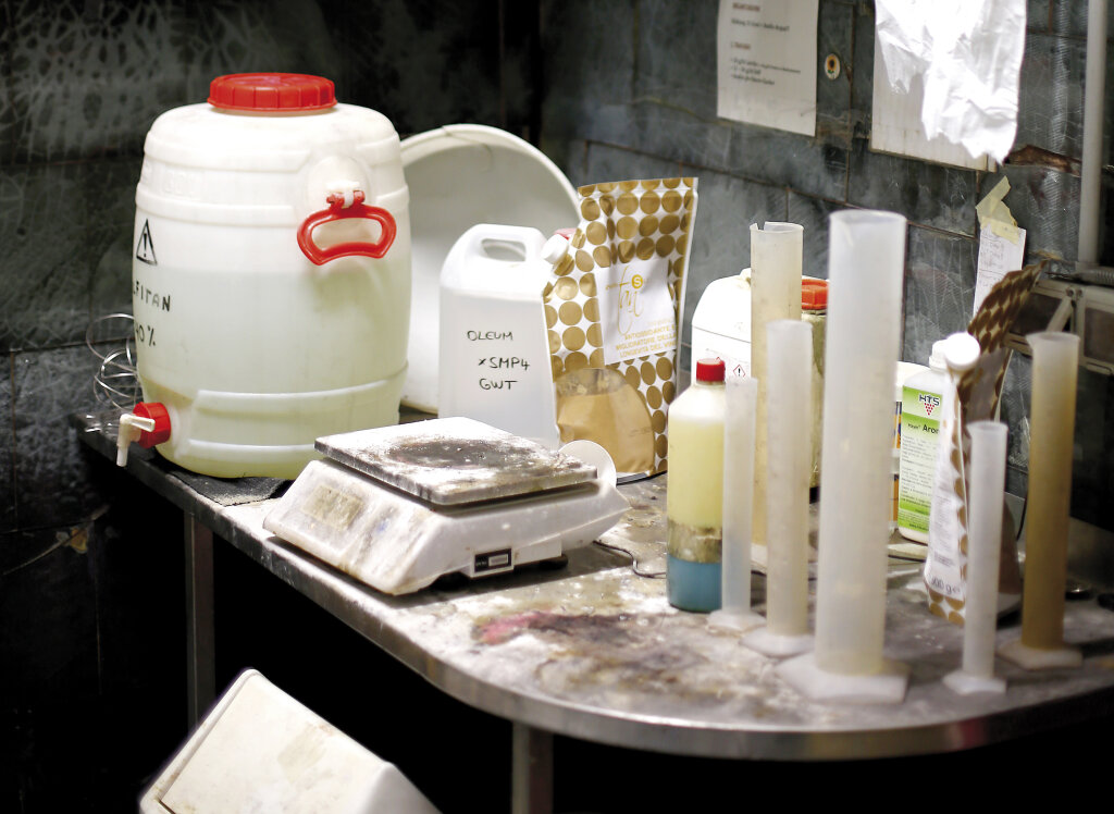 Giftküche in Bauernhand: Gefahr für die Gesundheit? Foto: Alexander Alber