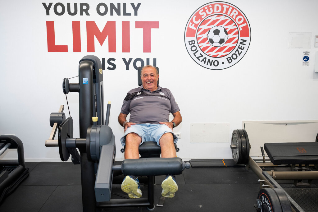 Trainer Fabrizio Castori im Fitnessraum des FCS: „Um überzeugen zu können, muss man selbst überzeugt von etwas sein.“ Foto: Ludwig Thalheimer