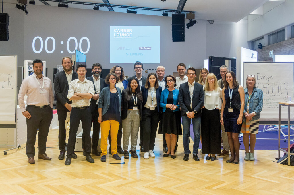 Die Experten der Career Lounge 2019 mit Moderatoren und CASA-Stipendiaten. Foto: Felix Obermair