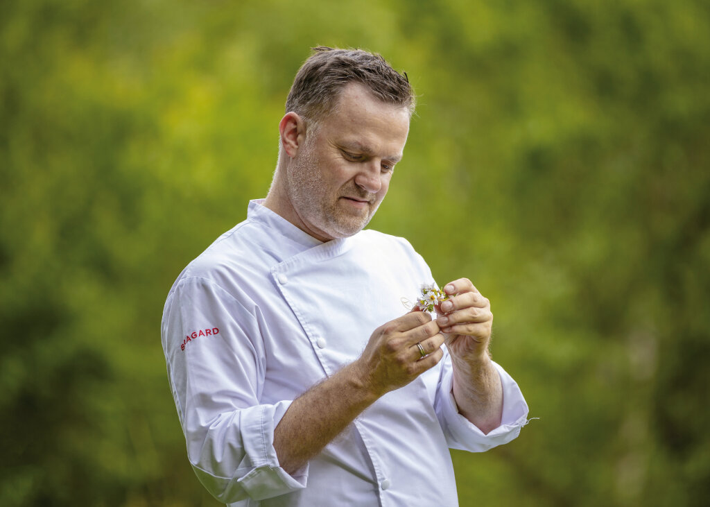 Chefkoch Theodor Falser ist ein kulinarischer Weltumsegler. Foto: Abdultaip Neziri