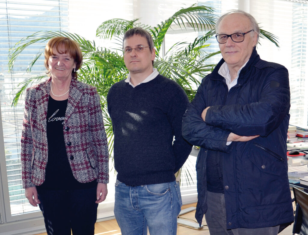 „Wir sind dankbar, dass sich jemand dieses Dienstes angenommen hat“: Landesrätin Martha Stocker mit Volontarius-Boss Claude Rotelli (rechts) und seiner neuen rechten Hand Davide Monti. Foto: LPA