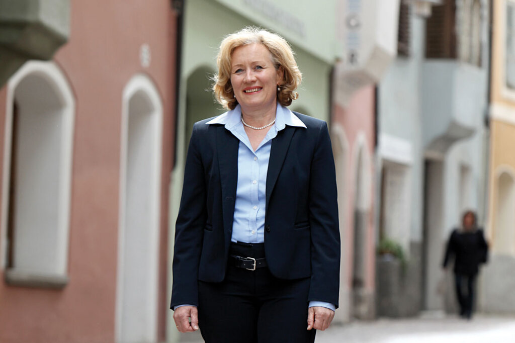 Maria Gasser Fink: Sie ist seit zehn Jahren Bürgermeisterin und möchte weitere fünf Jahre anhängen. Foto: Alexander Alber