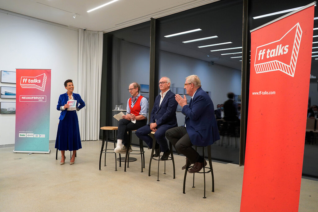 ff-Direktorin Verena Pliger diskutierte mit Michil Costa, Josef Gostner und Johann Wohlfarter über die Zukunft der Mobilität. Foto: succus.