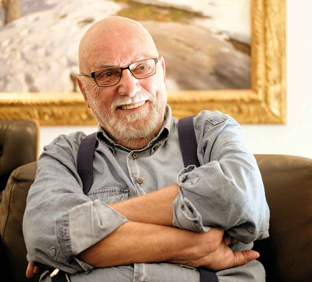 Siegfried Unterberger vor einem Gemälde von Alexander Koester: „Vielleicht ist es auch eine Art prämortale Euphorie.“ Foto: Ludwig Thalheimer