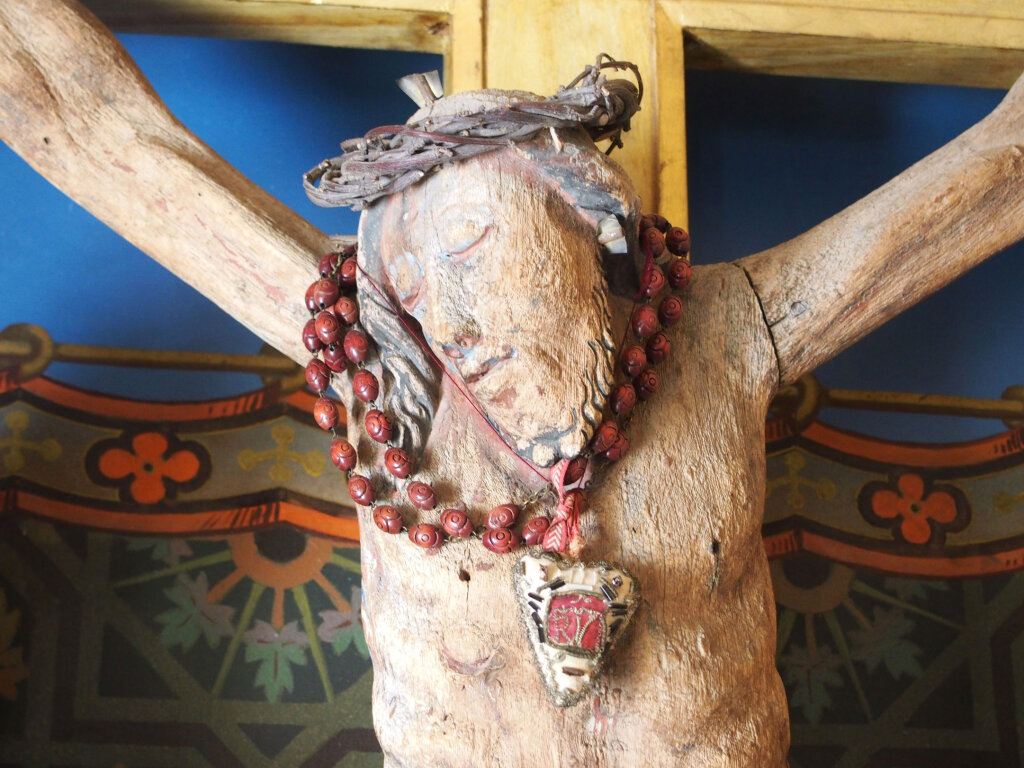 Viele Geschichten über Heilungen und Wunder ranken sich um das Kreuz.