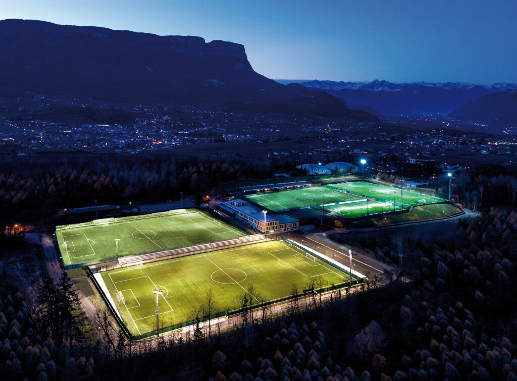 Trainingszentrum in Rungg bei Eppan: Die Steuerzahler greifen dem FC Südtirol hier kräftig unter die Arme. Foto: Presseagentur des Landes Südtirol