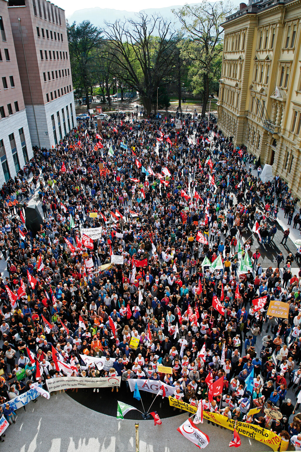 Öffentlich Bedienstete fordern mehr Geld: Nicht eine Beanstandung aus Rom riskieren. Foto: Alexander Alber
