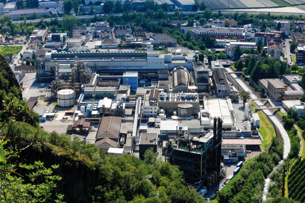 Für Meran ein Dorn im Auge: Die Anlagen von Solland Silicon und Memc. Foto: Alexander Alber