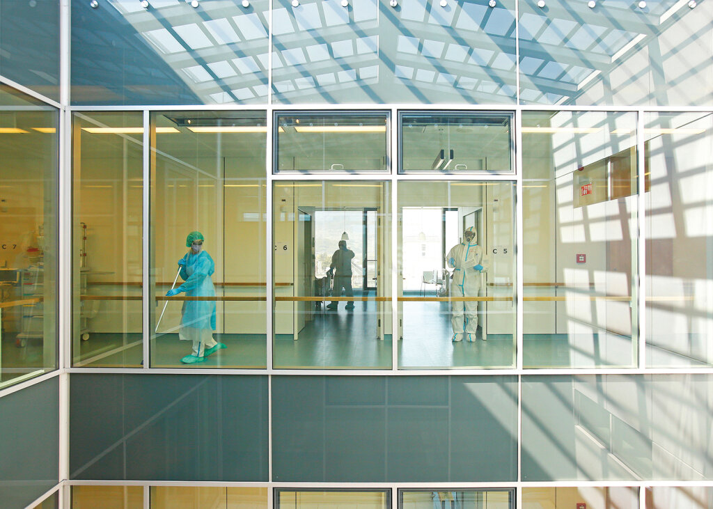 Reinigungskraft 1.250 Euro Zum Vergleich: Architekten schaffen durchschnittlich 2.550 Euro. Krankenpfleger 2.150 Euro Zum Vergleich: Eine Ärztin kommt auf 4.720 Euro. Foto: Alexander Alber