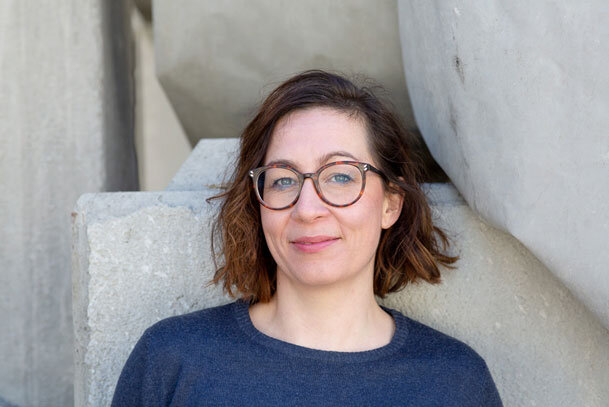 Wortsuchend: Maria C. Hilber ist die Südtiroler Teilnehmerin am „EuregioDramaLab“. Foto: Tiberio Sorvillo