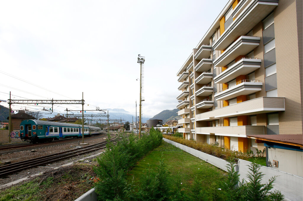 Wohnblock in Bozen-Rentsch: Kann die Erhöhung der Gemeinde-Immobiliensteuer auf leer stehende Wohnungen die Wohnungsnot bremsen? Foto: Alexander Alber