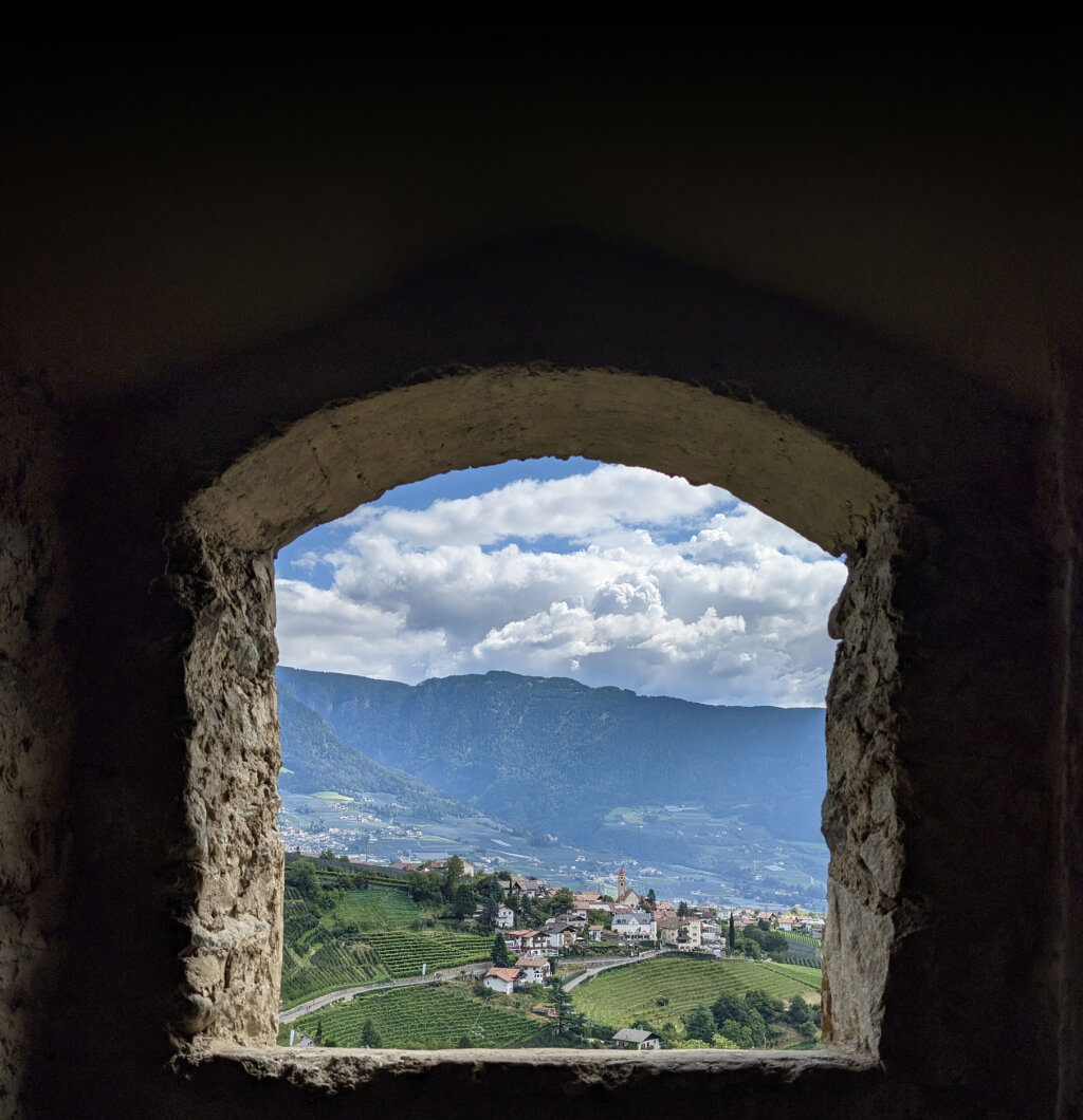 Condominio Südtirol: „Siete abili ad annullare il comandamento di Dio per osservare la vostra tradizione!” (Marco 7:9-13)