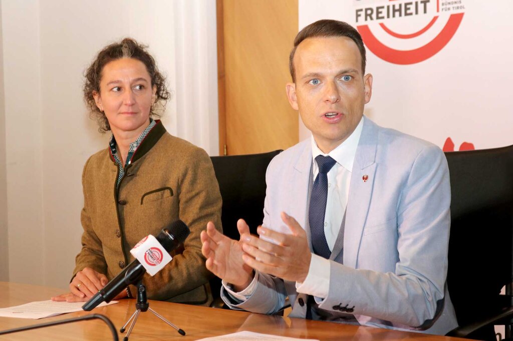 Fragen an die SVP: Myriam Atz Tammerle und Sven Knoll Foto: STF