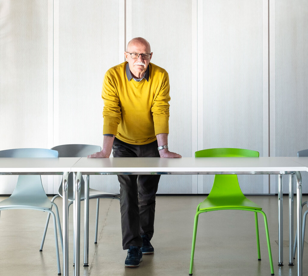 „Ich bin der Typ, der klar seine Meinung sagt“: Georg Simeoni beim ff-Termin am Sitz des AVS in der Bozner Buozzistraße. Foto: Ludwig Thalheimer