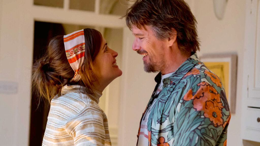 Wollen wir jetzt, oder wollen wir nicht: Annie (Rose Byrne) trifft Tucker Crowe (Ethan Hawke), eigentlich ein Schwarm ihres Mannes. Foto: Archiv