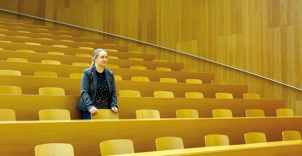 Angelika Peer, 37, Ingenieurin der Elektro- und Informationstechnik, ist seit zwei Monaten Professorin an der Universität Bozen. Sie soll in Bruneck einen eigenen, dualen Ingenieurstudiengang aufbauen. Foto: Alexander Alber